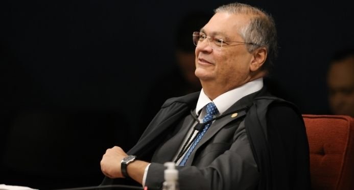 Dino proíbe geração de novos “enforcamentos” para travar supersalários supra do teto