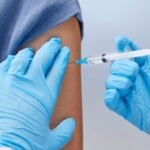 ES começa a vacinar 24,5 mil profissionais de saúde contra dengue com dose única