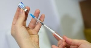 ES começa a imunizar bebês contra vírus que causam bronquiolite; veja calendário de vacinação para todas as idades