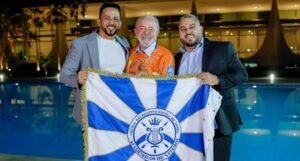 Homenagem a Lula no Carnaval do Rio provoca disputa judicial e reação da oposição