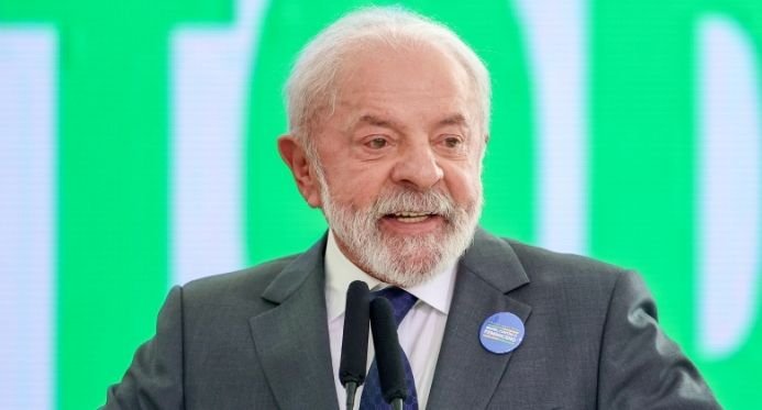 Dino suspende os ‘enforcamentos’ nos Três Poderes e dá 60 dias para cortar supersalários