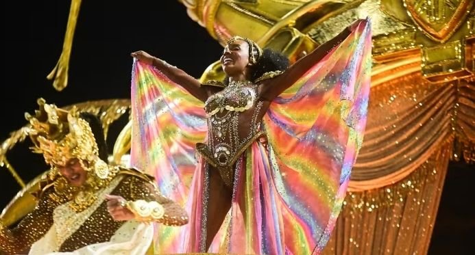Mocidade Alegre celebra 13º título do Carnaval de São Paulo com homenagem a Léa Garcia