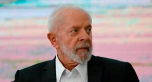 Rejeição ao novo mandato de Lula oscila para cima e chega a 52,2%, segundo pesquisa