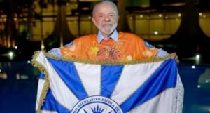 TSE rejeita pedido para interromper desfile em homenagem a Lula na Sapucaí