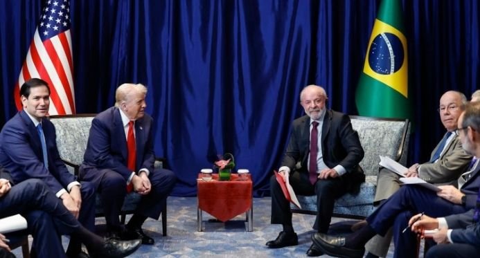 Trump zomba da Justiça e taxa o mundo inteiro com 15%, mas o Brasil será o menos afetado