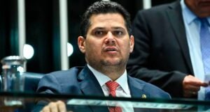 Alcolumbre rejeita recurso e mantém violação do sigilo de Lulinha na CPMI do INSS