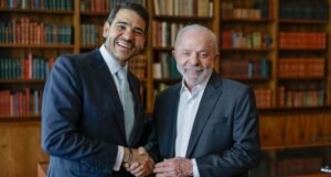 Após quatro meses, Lula envia ao Senado a indicação de Jorge Messias para o STF