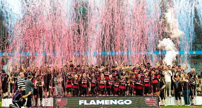 Bap diz que Filipe Luís “merece medalha” após título do Flamengo