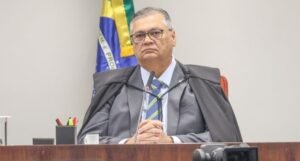 Dino corta privilégios e decide que juiz não pode mais ser punido com aposentadoria forçada