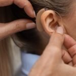 Dia Mundial da Audição: ES já entregou mais de 2.800 aparelhos auditivos e médicos alertam para prevenção