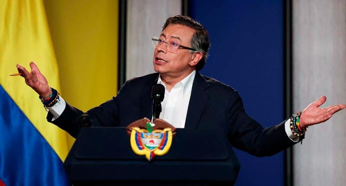 Gustavo Petro acusa Equador de bombardear a Colômbia