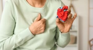 Infarto avança entre mulheres e diferenças nos sintomas dificultam o diagnóstico da doença