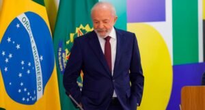 Lula manifesta preocupação com guerra no Irã e defende preparação militar do Brasil