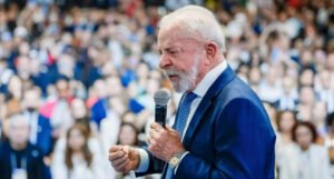 Lula pede que novo ministro planeje redução da dívida familiar