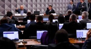 Mendonça proíbe CPMI do INSS de acessar dados de Vorcaro em sala segura