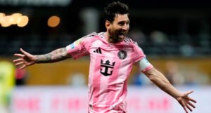 Messi supera Pelé em gols de falta e fica a seis pontos de igualar Juninho Pernambucano