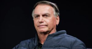 Moraes nega prisão domiciliar a Bolsonaro após relatório da PF