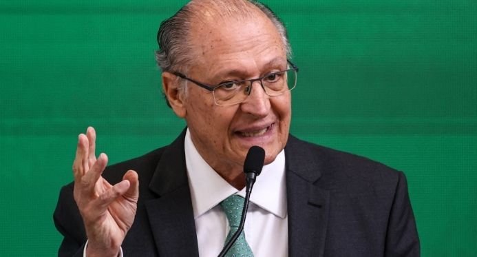 No ES, Alckmin confirma saída do ministério e cita Haddad, França e Tebet para governo de SP