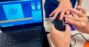 Tribunal Eleitoral usa SMS para convocar eleitores sem dados biométricos no Espírito Santo