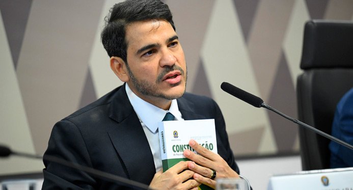 Após derrota no Senado, Jorge Messias diz aceitar resultado: “Faz parte da democracia”