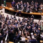 Congresso derruba veto de Lula e abre caminho para redução de pena de Bolsonaro