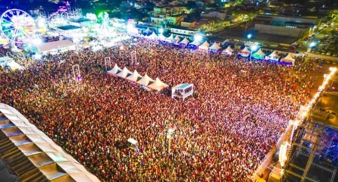 Cultura de Linhares gasta mais que o dobro do orçamento previsto e atinge R$ 18,4 milhões em despesas em 2025