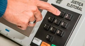 Eleitores têm um mês para regularizar seu cadastro e poder votar em outubro