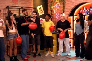 Encontro entre ex-amantes termina em idas e vindas entre jovens