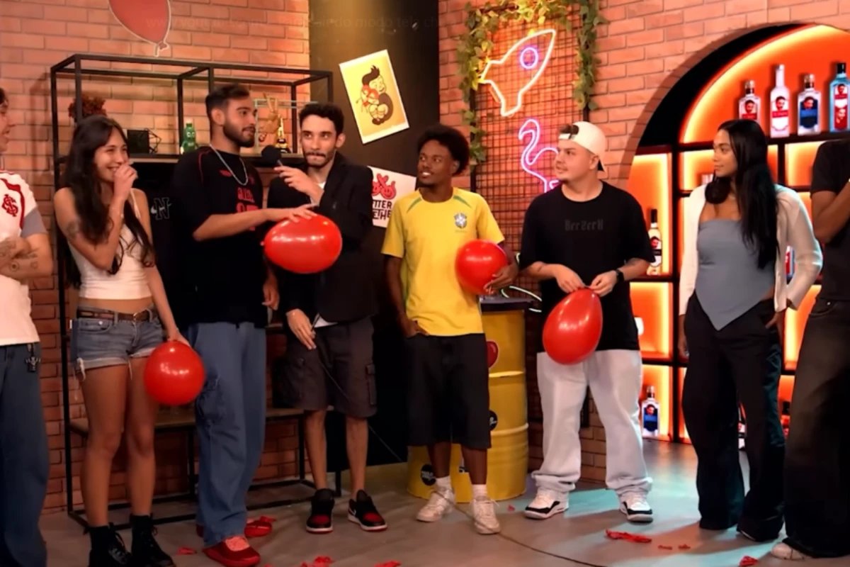 Encontro entre ex-amantes termina em idas e vindas entre jovens