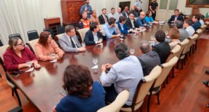 Governador Ricardo realiza primeira reunião de trabalho com secretários