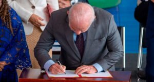 Governo sanciona três novas leis para combater a violência contra as mulheres