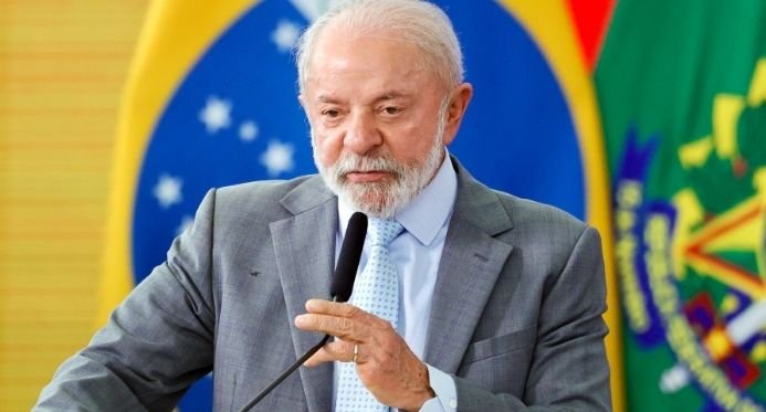 ‘As plataformas ganham muito e elas ganham pouco’, diz Lula sobre a condição dos trabalhadores de aplicativos