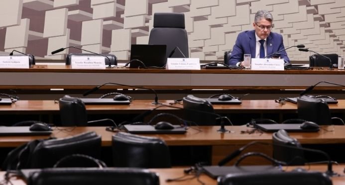 Relator da CPI pede denúncia contra três ministros do STF e da PGR por ligações com o Banco Master