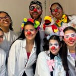 Risos que acolhem: palhaços levam leveza aos pacientes internados no Hospital São Lucas