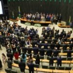 Sete deputados controlam R$ 1,5 bilhão em emendas e valor ultrapassa orçamento de 20 estados brasileiros