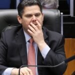 Alcolumbre envia texto de oposição à CCJ em manobra contra fim da escala 6x1