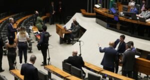 Câmara aprova MP que prevê renovação automática de carteira de habilitação para bons motoristas