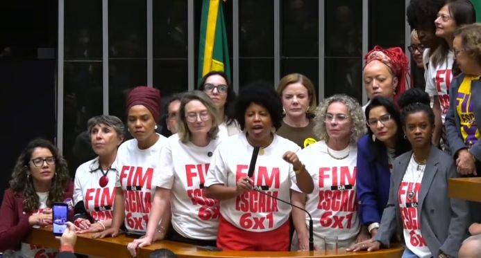 Câmara aprova fim da escala 6x1 e jornada de trabalho de 40 horas sem redução salarial; A bancada do ES vota a favor