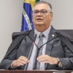 Dino abre investigação por suposto desvio de emendas ao filme de Bolsonaro