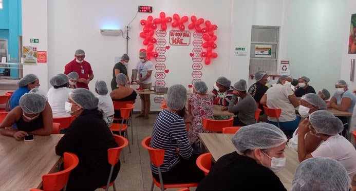 May Furta-Cor: Médico de Himaba alerta para sintomas de ‘baby blues’ no pós-parto
