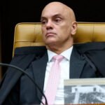 Moraes pede opinião da PGR sobre inclusão de Jair e Flávio na investigação