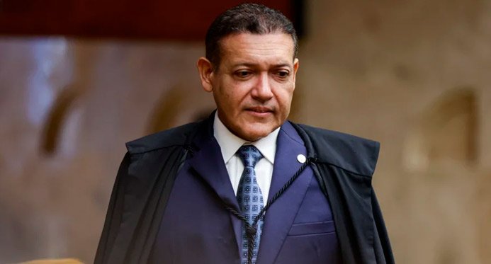 Nunes dá 20 dias à PGR para avaliar revisão da sentença de Bolsonaro