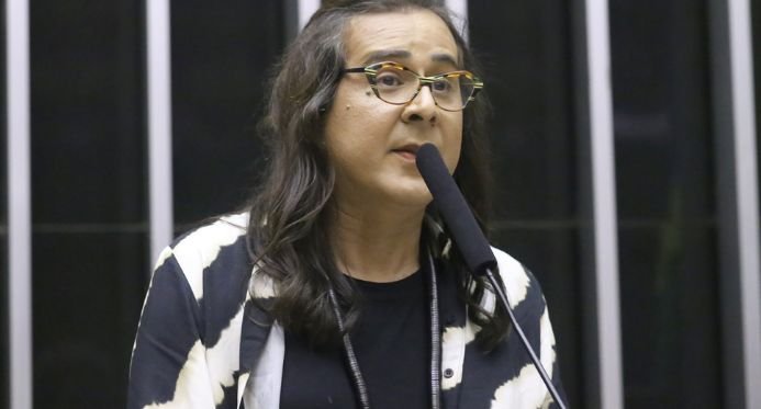 PEC propõe garantir aposentadoria com salário mínimo para todos os brasileiros