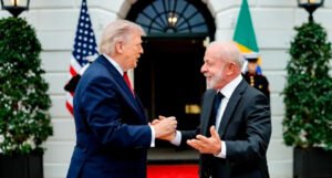 Após reunião de três horas na Casa Branca, Trump diz que Lula é “muito dinâmico” e elogia encontro