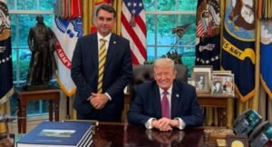 Trump elogia Lula e o descreve como “dinâmico” em encontro com Flávio Bolsonaro na Casa Branca