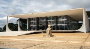Datafolha: 51% dos brasileiros querem mulheres e negros no STF, mas rejeição do tribunal bate recorde de 40%