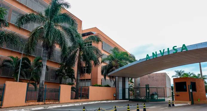 Anvisa proíbe suplementos irregulares e suspende lotes de creatina
