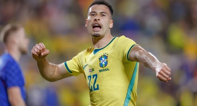 Brasil vence o Japão nos acréscimos e avança às oitavas de final da Copa do Mundo