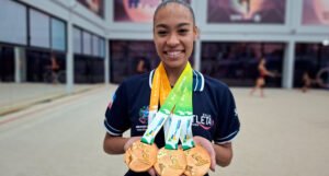 A capixaba Geovanna Santos disputa o Mundial de Ginástica Rítmica na China