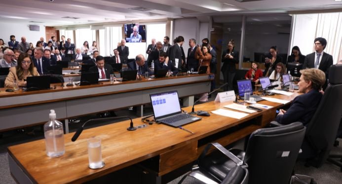 Fim da escala 6x1: Senado define nesta terça (9) o calendário de votação da proposta